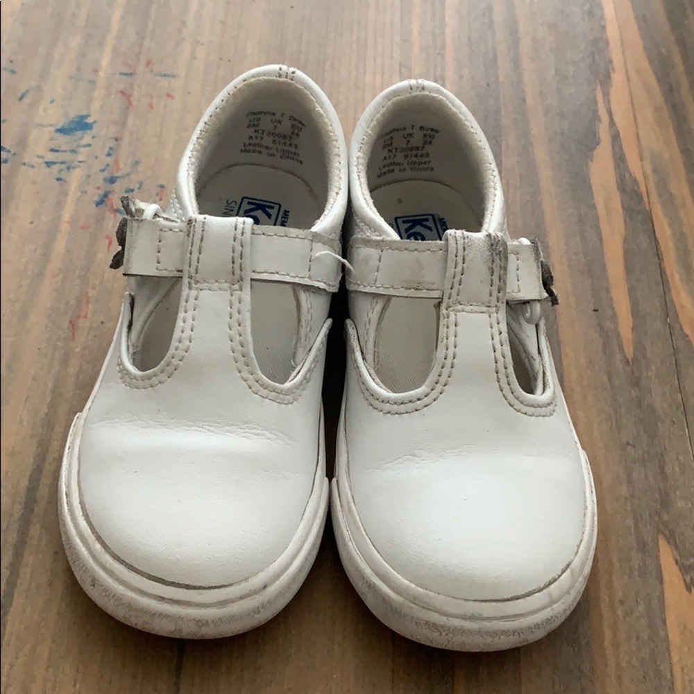 White Daphne Keds, size 8